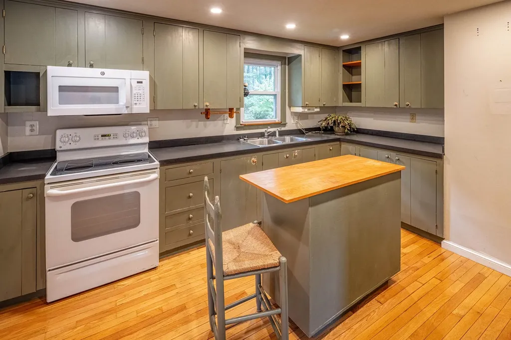 7 Tanglewood Drive Dover NH 03820