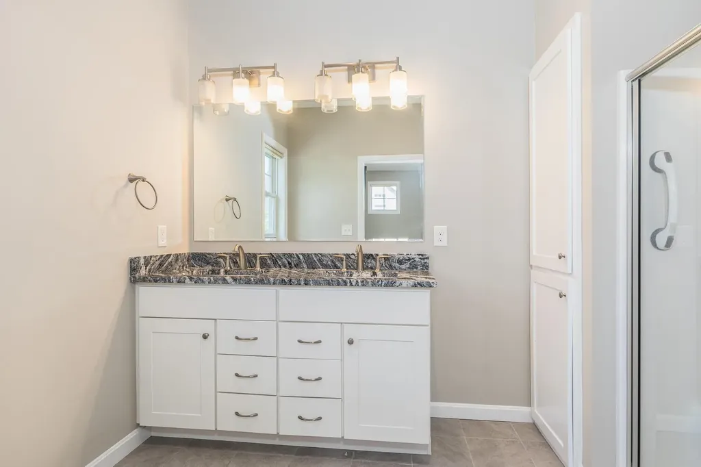 6 Chadwick Circle Windham NH 03087