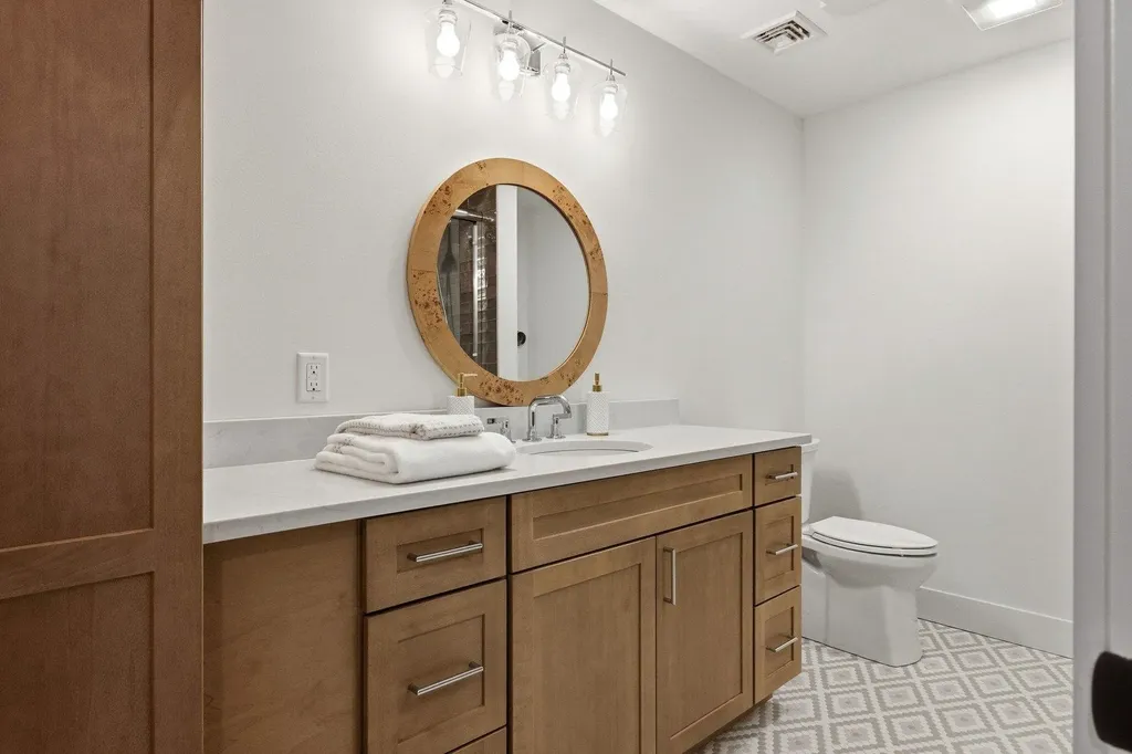 665 Wallis Road Rye NH 03870