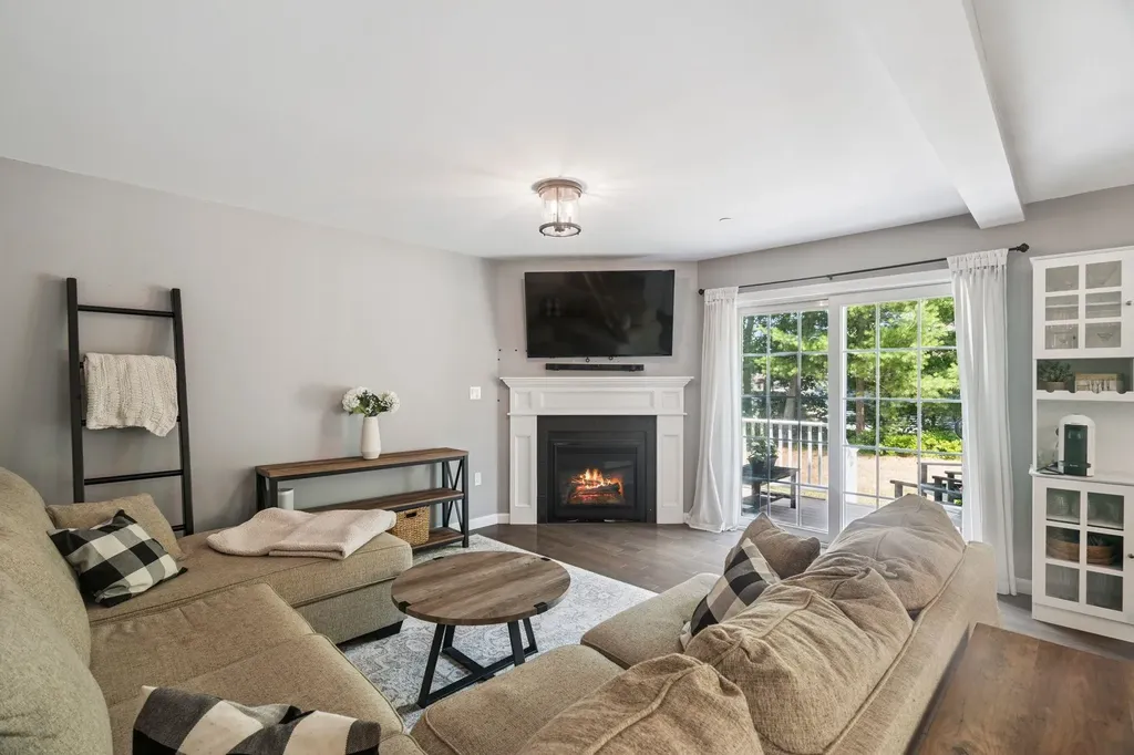 171 Knollwood Way Manchester NH 03102