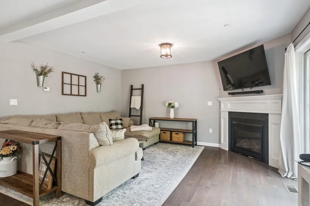 171 Knollwood Way Manchester NH 03102