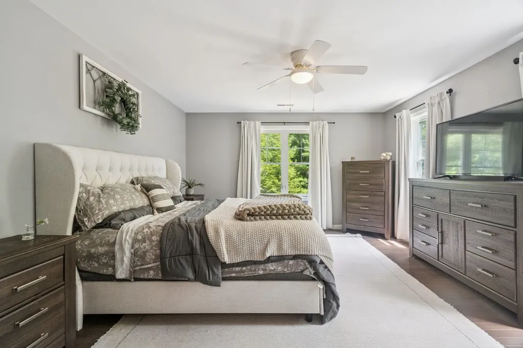 171 Knollwood Way Manchester NH 03102