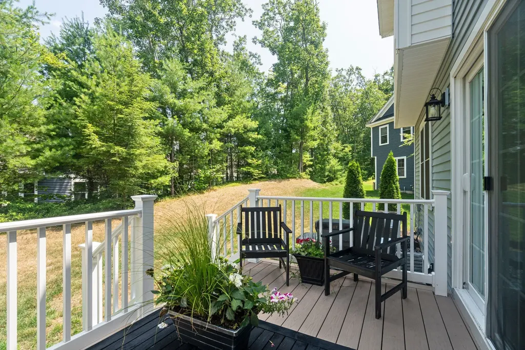 171 Knollwood Way Manchester NH 03102