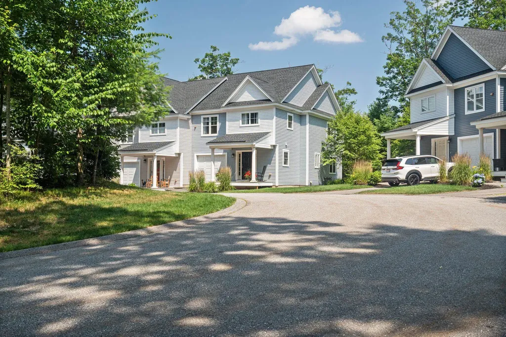 171 Knollwood Way Manchester NH 03102