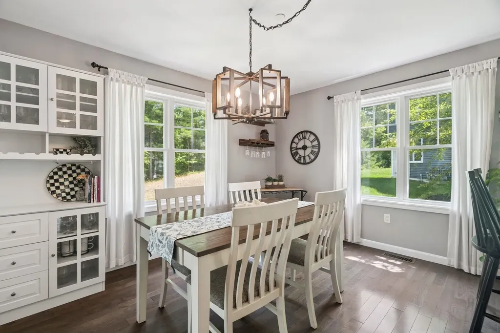 171 Knollwood Way Manchester NH 03102