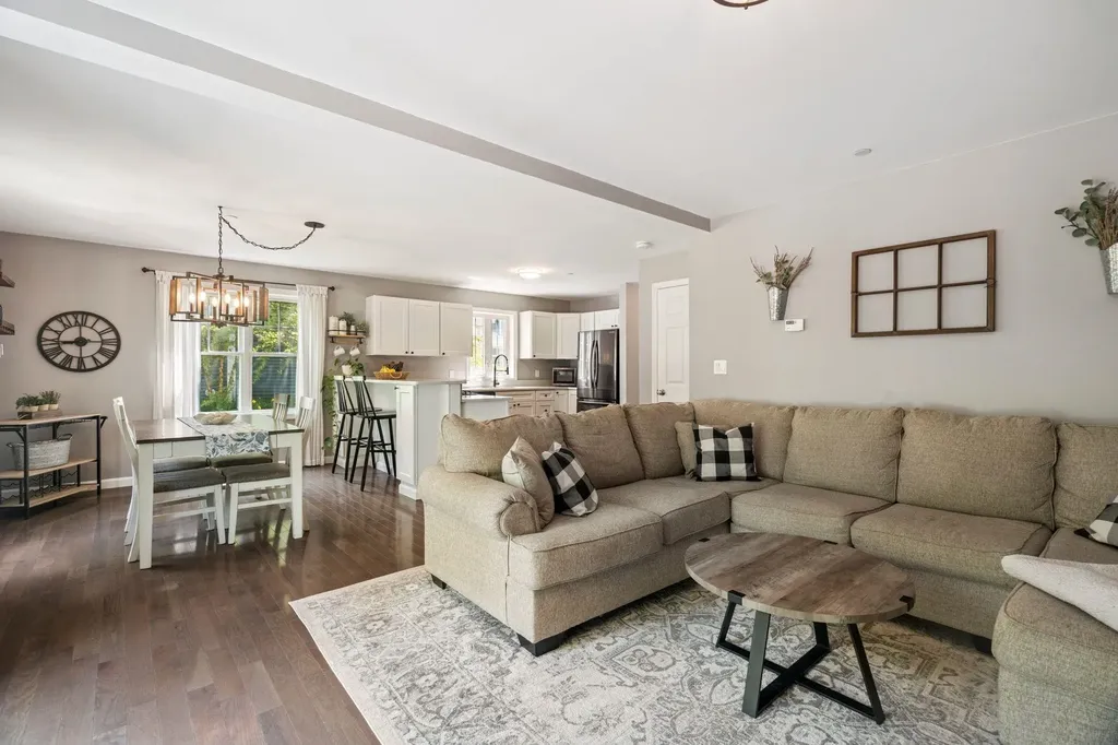 171 Knollwood Way Manchester NH 03102