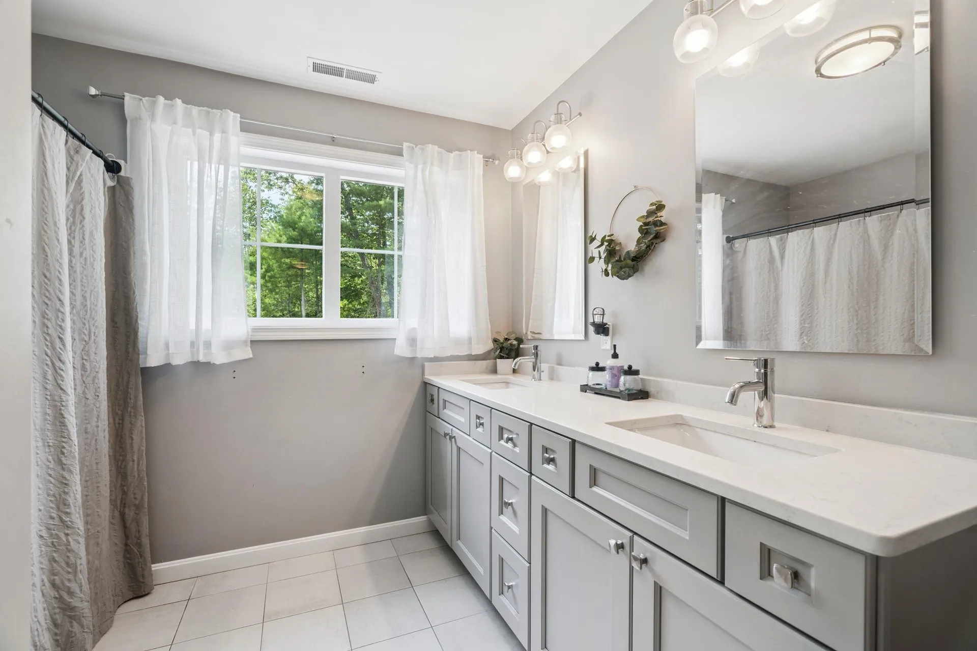171 Knollwood Way Manchester NH 03102