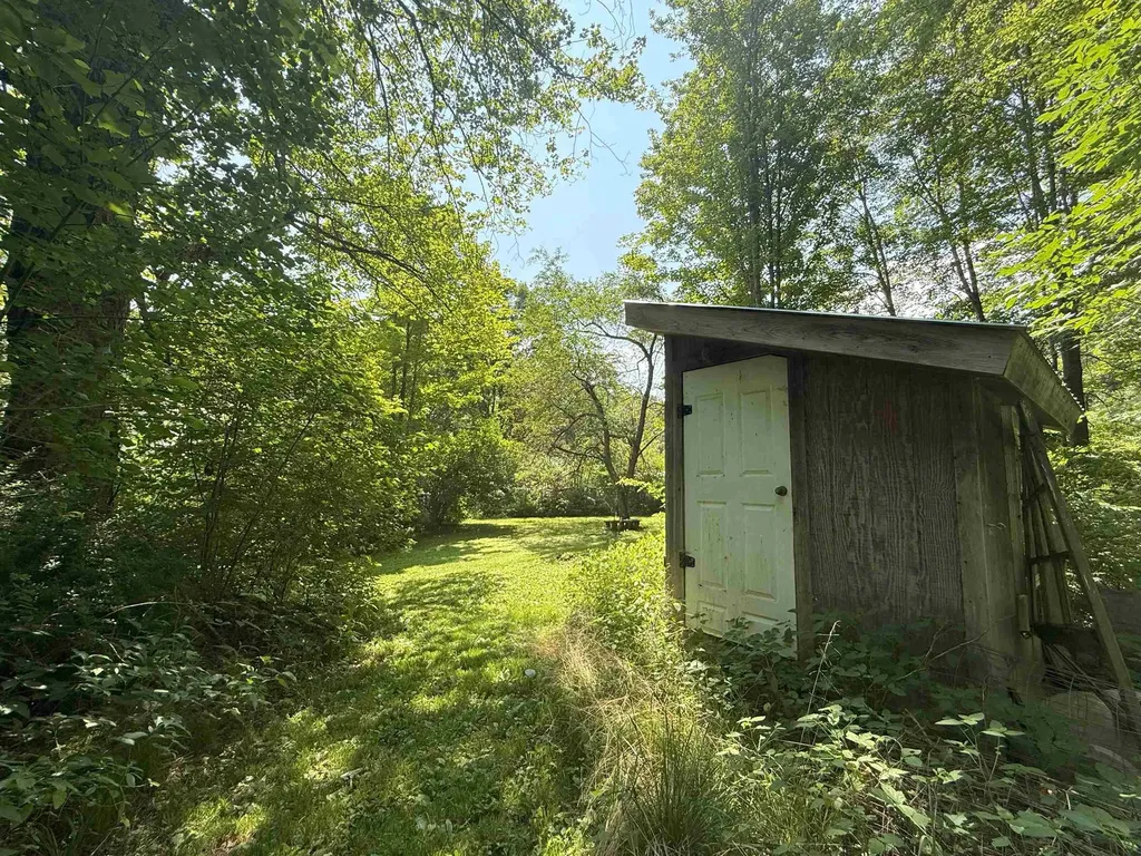 85 Browns Road Newfane VT 05345