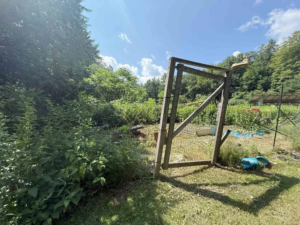 85 Browns Road Newfane VT 05345