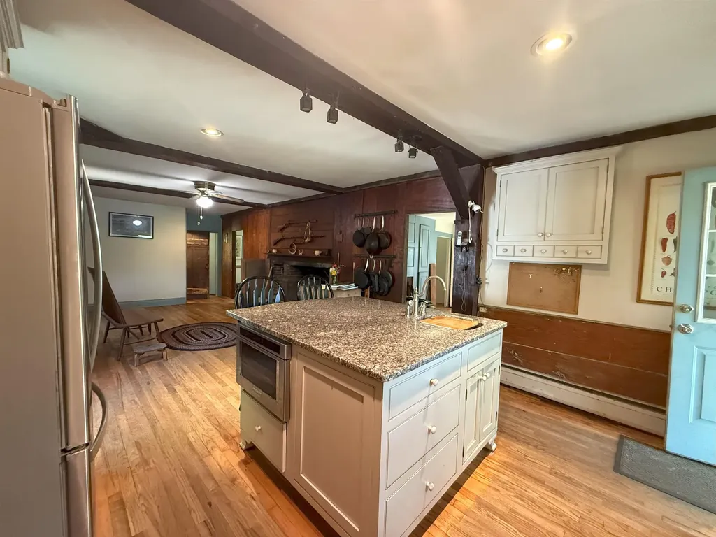 85 Browns Road Newfane VT 05345