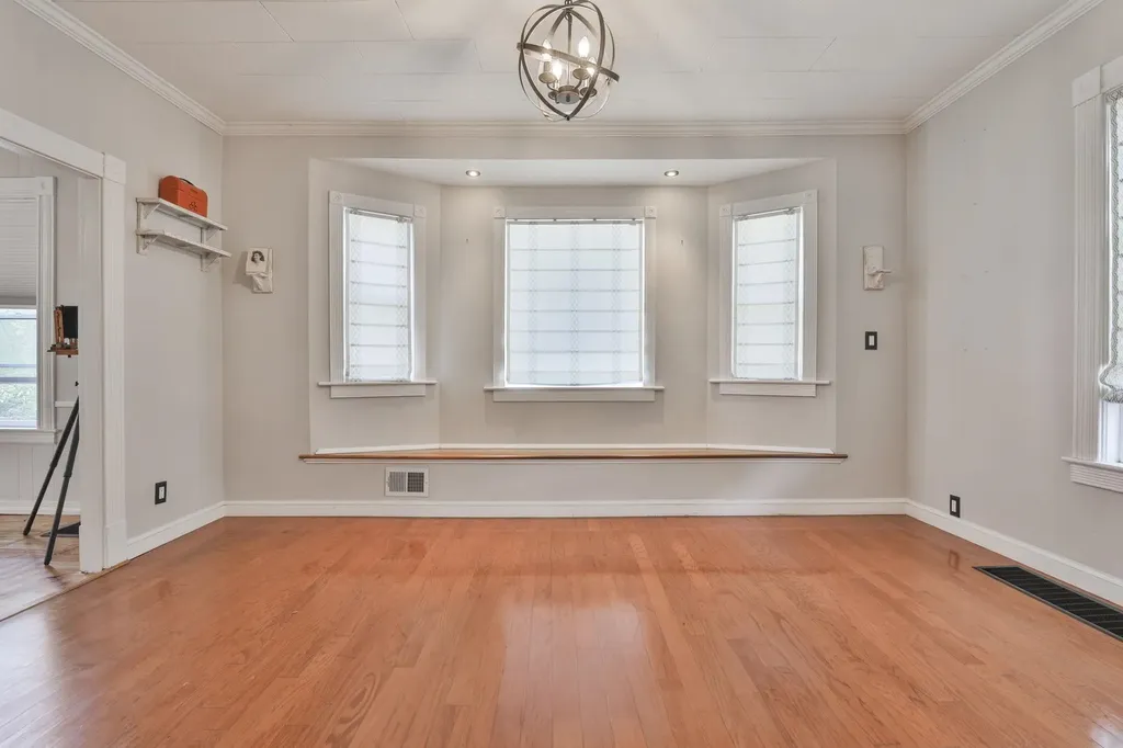 4 Arlington Avenue Nashua NH 03060