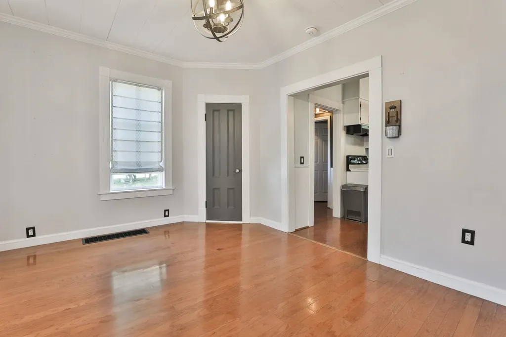 4 Arlington Avenue Nashua NH 03060