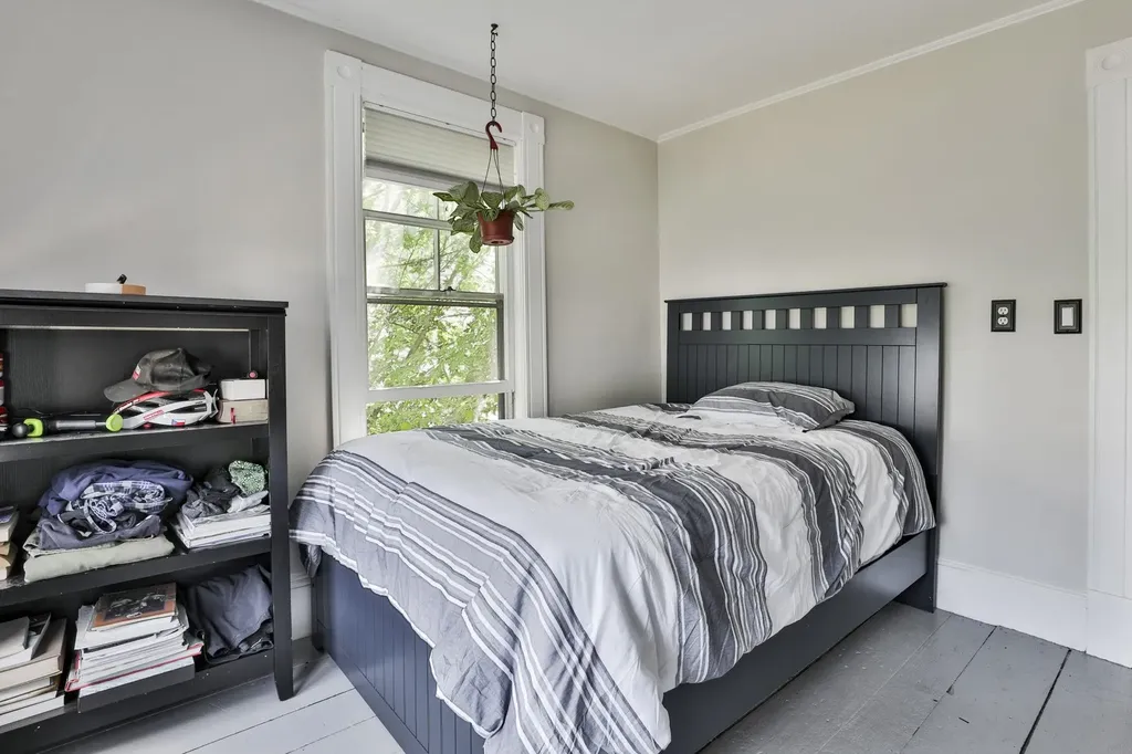 4 Arlington Avenue Nashua NH 03060