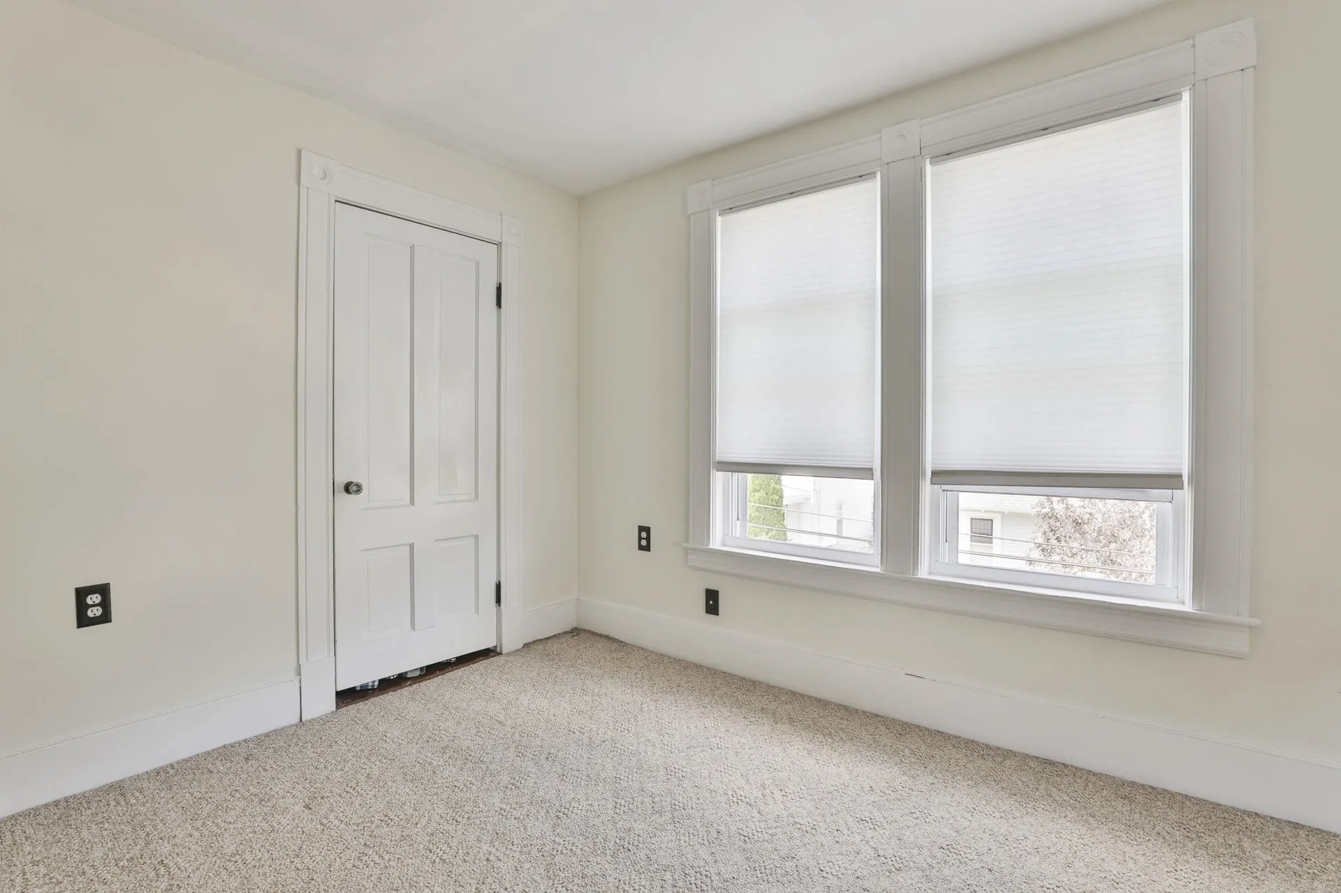 4 Arlington Avenue Nashua NH 03060
