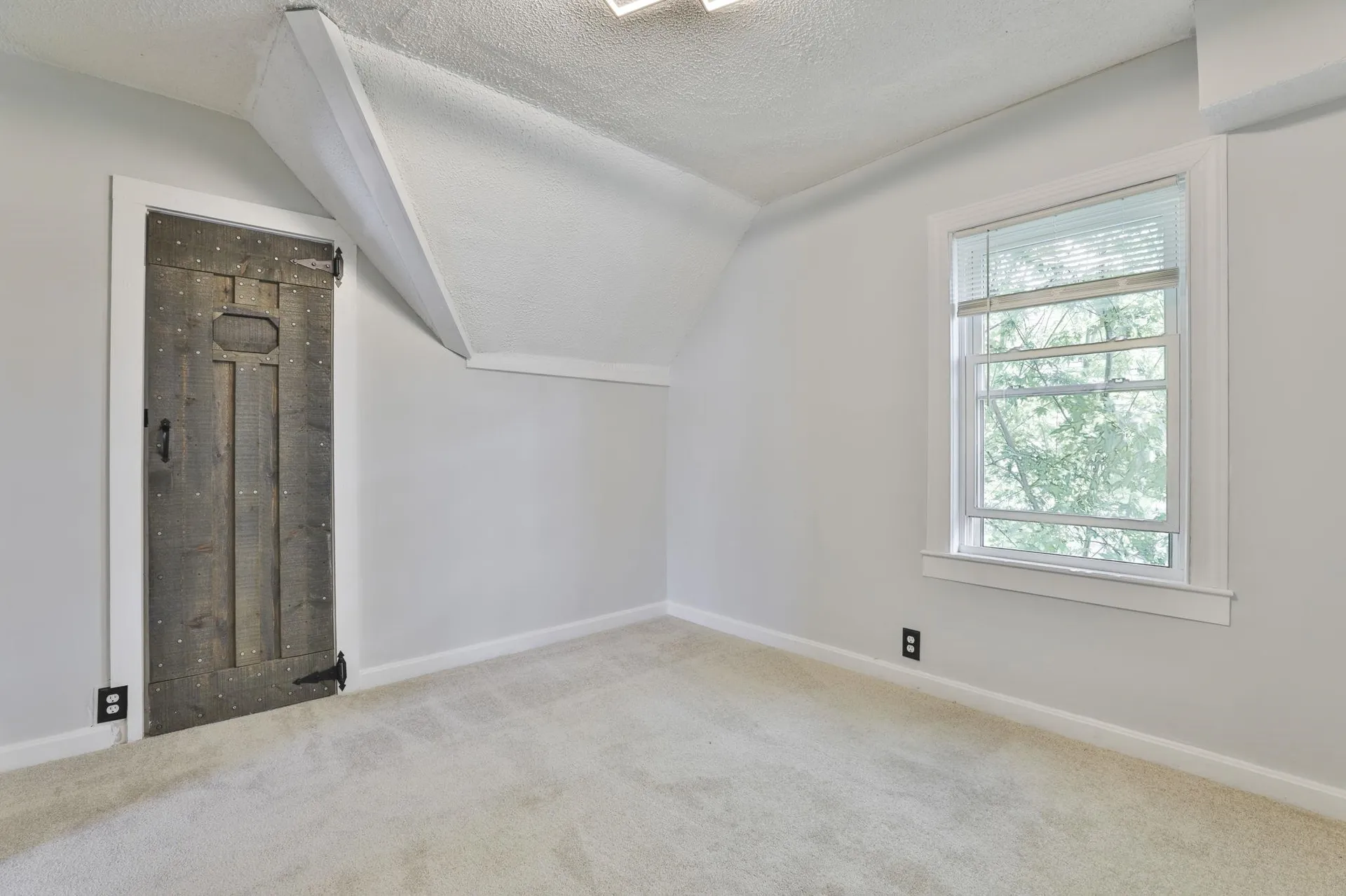 4 Arlington Avenue Nashua NH 03060
