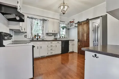 4 Arlington Avenue Nashua NH 03060