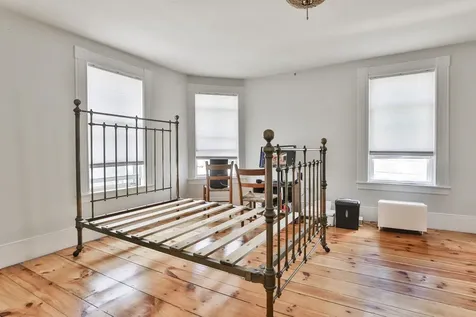 4 Arlington Avenue Nashua NH 03060