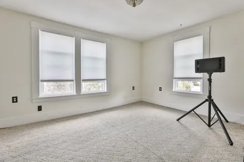 4 Arlington Avenue Nashua NH 03060