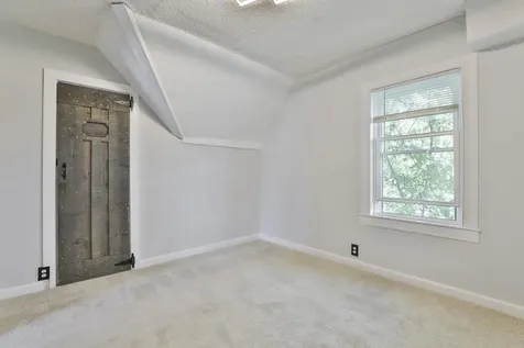 4 Arlington Avenue Nashua NH 03060