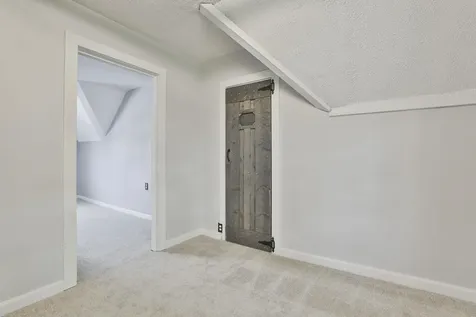 4 Arlington Avenue Nashua NH 03060
