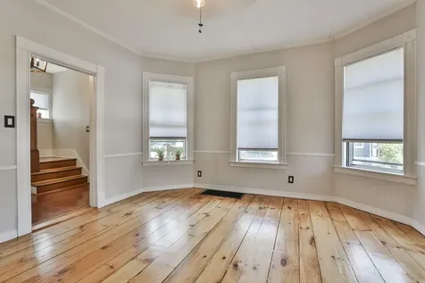 4 Arlington Avenue Nashua NH 03060