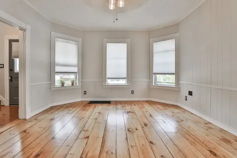 4 Arlington Avenue Nashua NH 03060