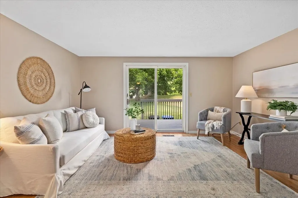916 Fox Hollow Drive Hudson NH 03051