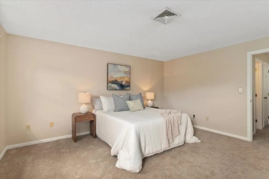916 Fox Hollow Drive Hudson NH 03051