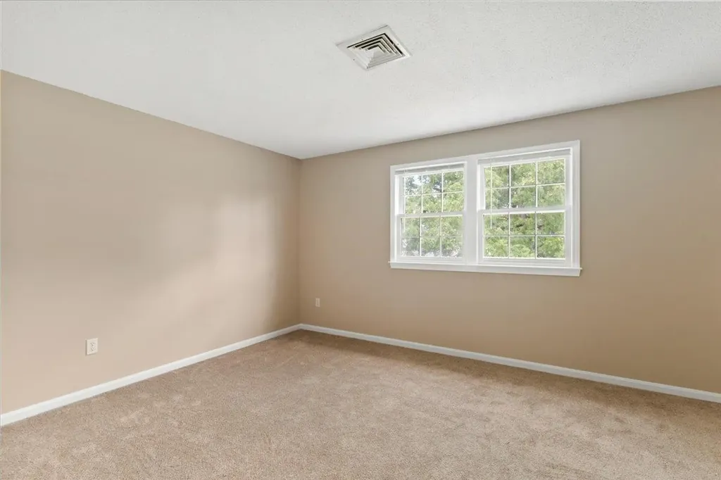 916 Fox Hollow Drive Hudson NH 03051