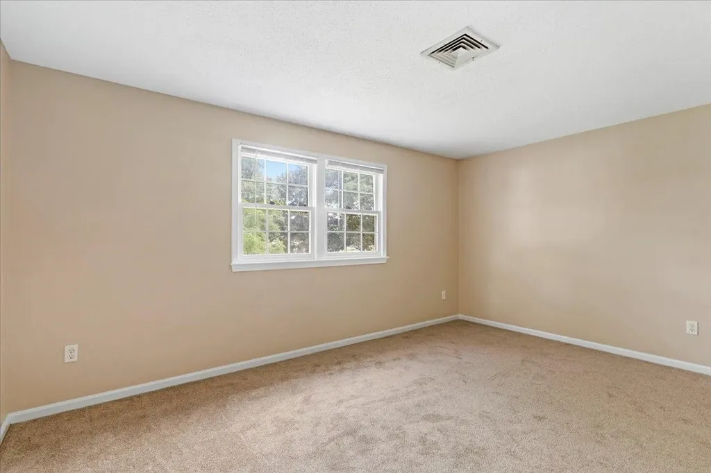 916 Fox Hollow Drive Hudson NH 03051