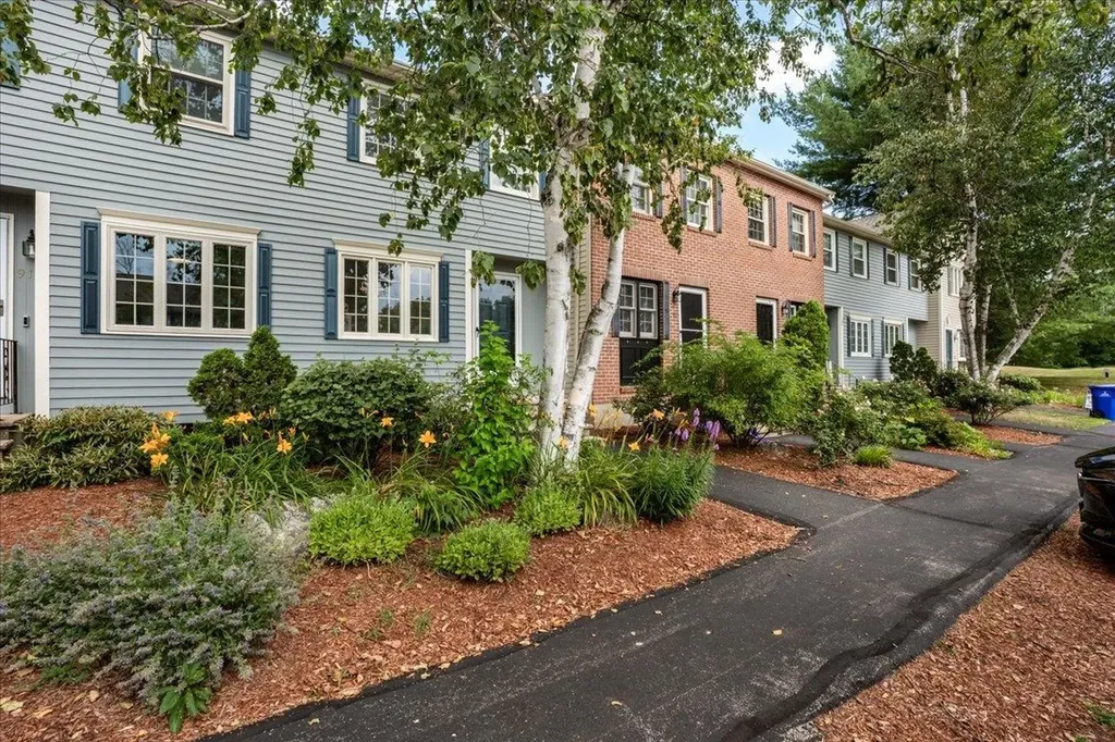 916 Fox Hollow Drive Hudson NH 03051