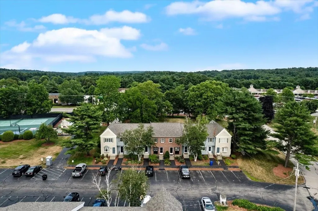 916 Fox Hollow Drive Hudson NH 03051