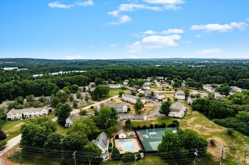 916 Fox Hollow Drive Hudson NH 03051