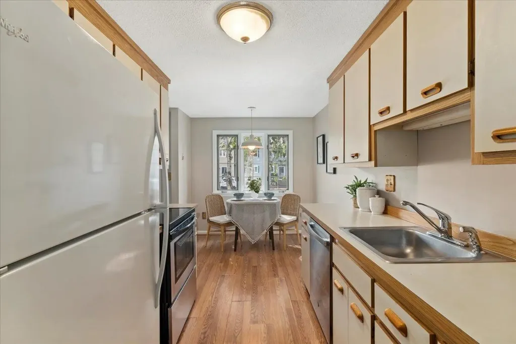 916 Fox Hollow Drive Hudson NH 03051