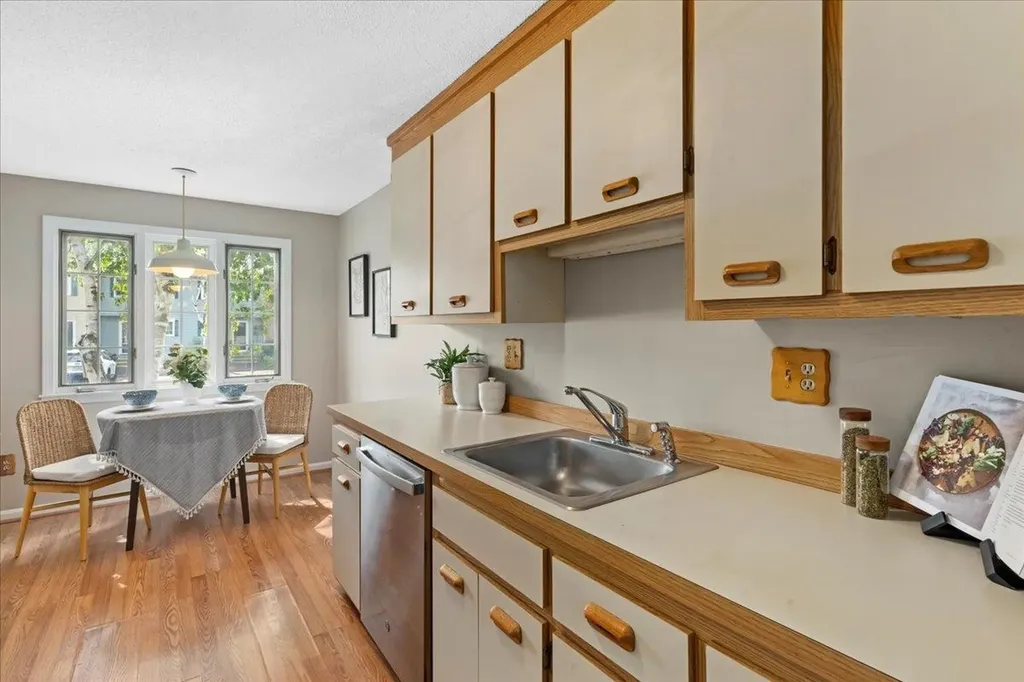 916 Fox Hollow Drive Hudson NH 03051