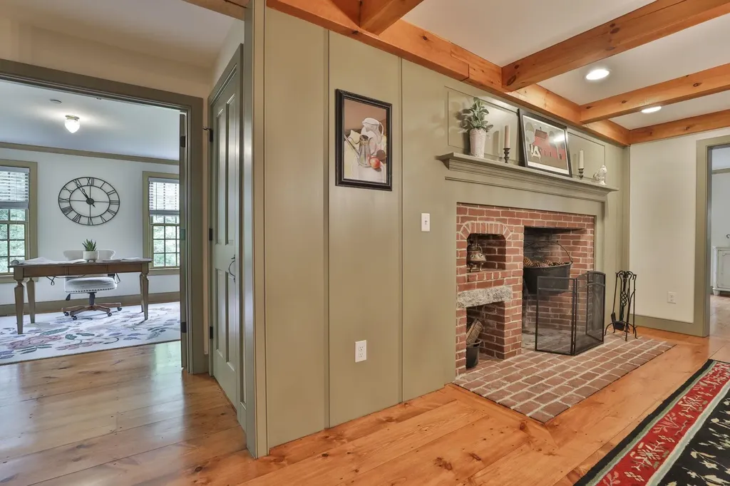 55 Oak Hill Road Brookline NH 03033