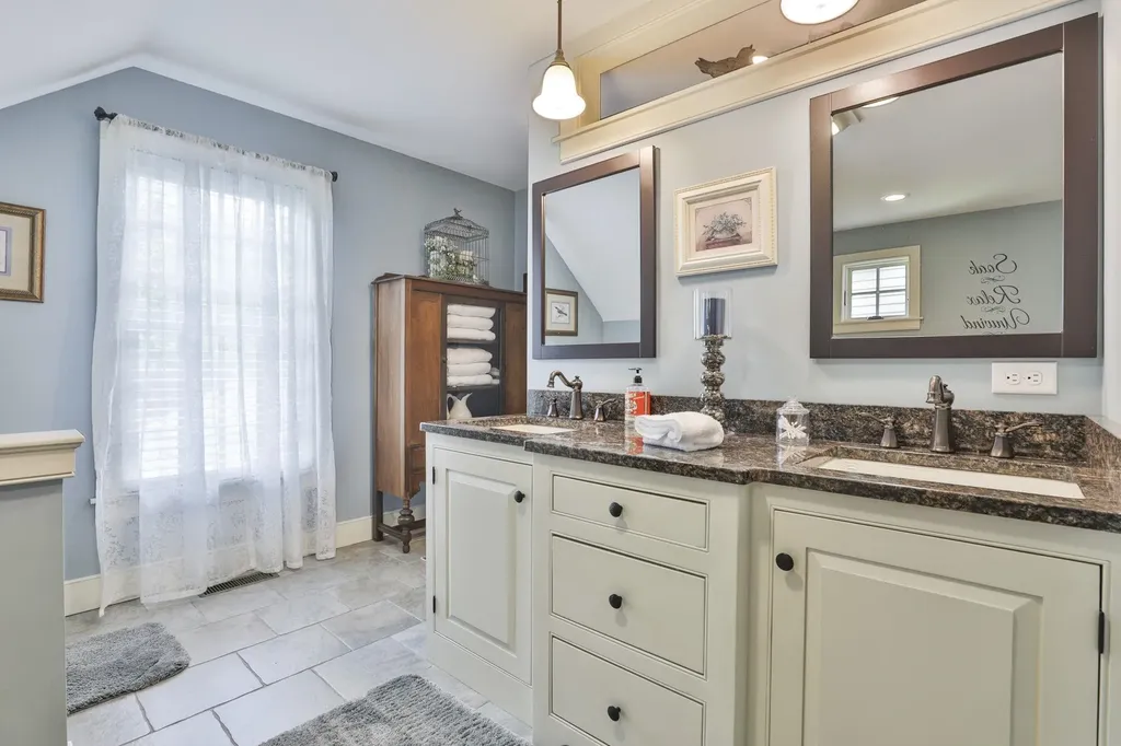 55 Oak Hill Road Brookline NH 03033