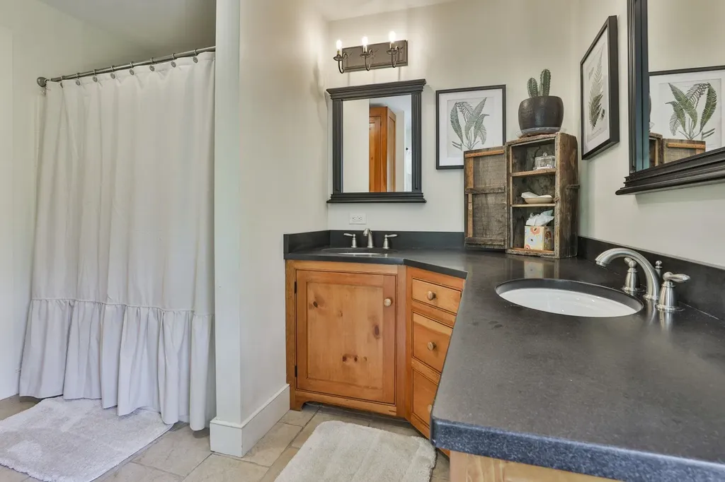 55 Oak Hill Road Brookline NH 03033