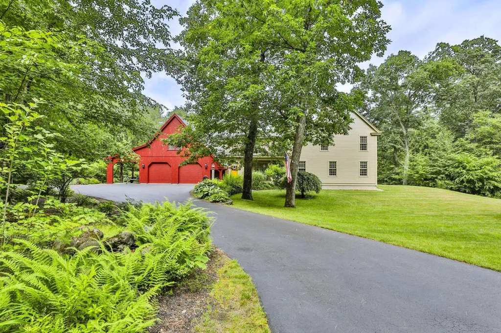 55 Oak Hill Road Brookline NH 03033