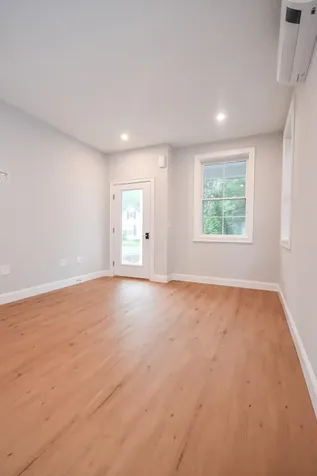 12 Auburn Street Dover NH 03820