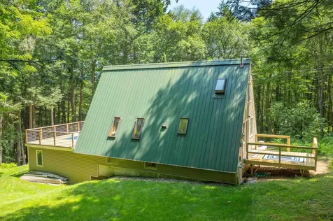 18 Hemlock Hill Road Newfane VT 05345