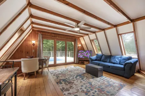 18 Hemlock Hill Road Newfane VT 05345