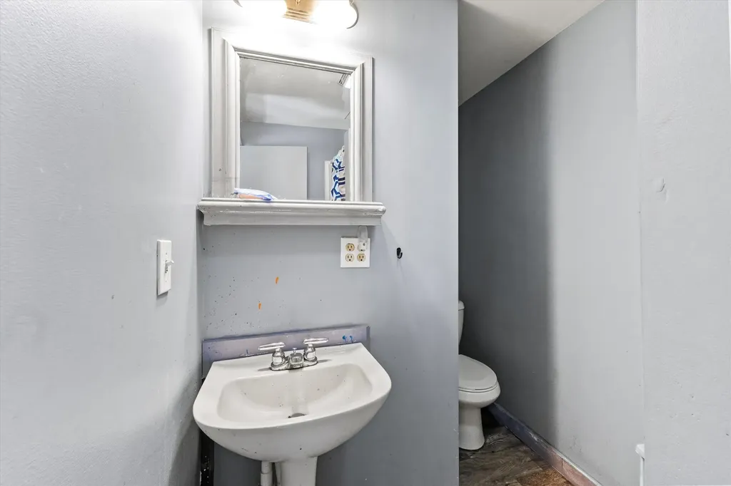 592 State Route 2 Shelburne NH 03581