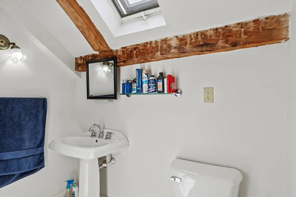 592 State Route 2 Shelburne NH 03581