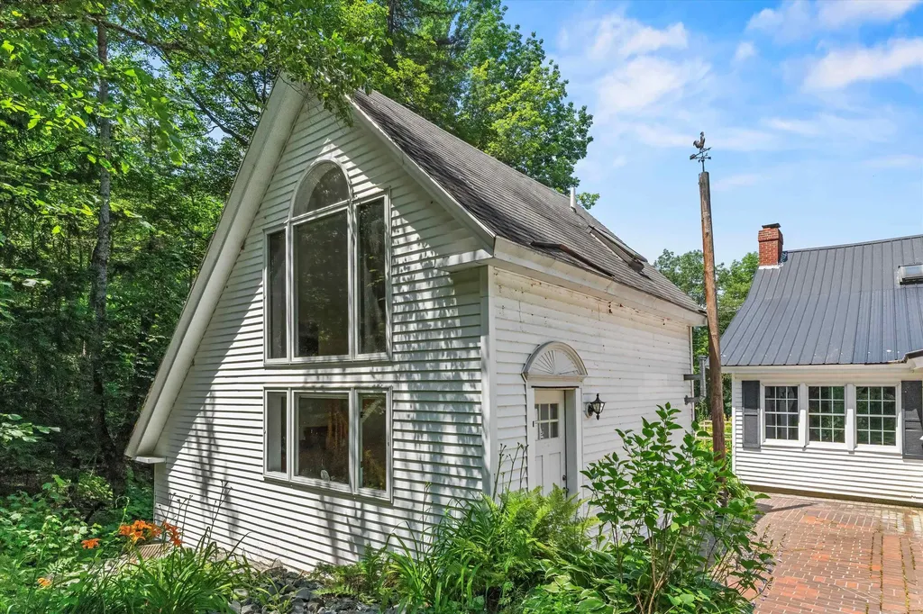 592 State Route 2 Shelburne NH 03581