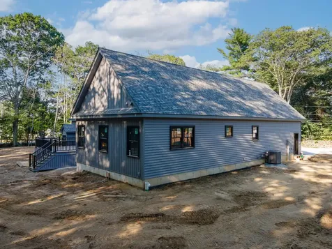 67 Stratham Lane Greenland NH 03840