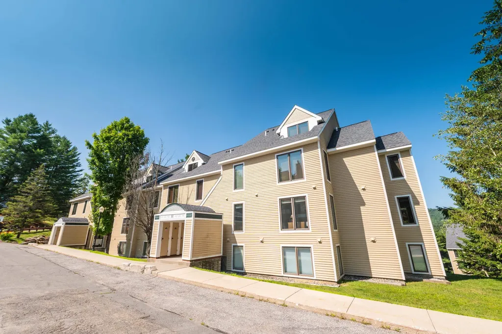 4E Trailside Village Way Dover VT 05356