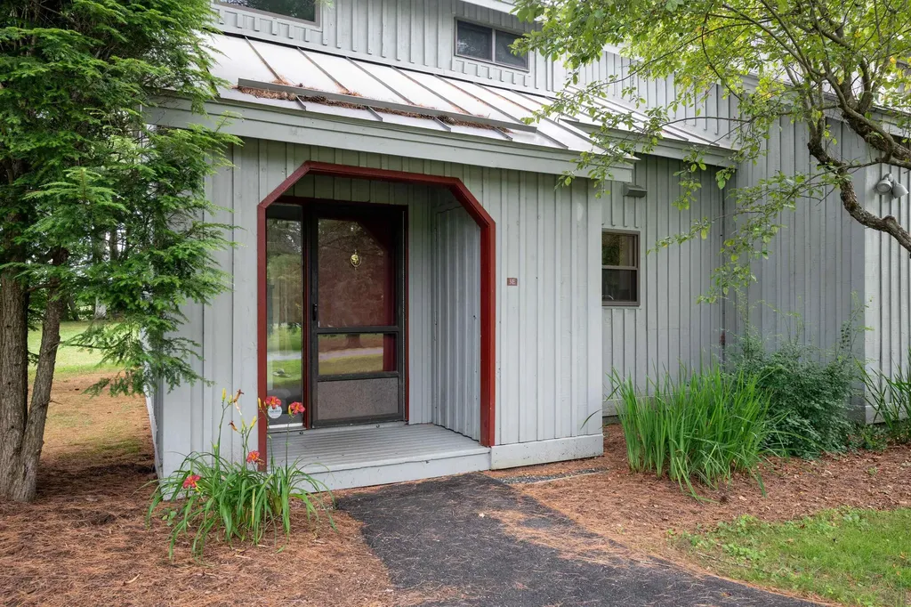 860 Murphy's Road Hartford VT 05059