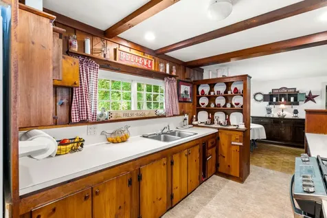 6 The Oaks Henniker NH 03242