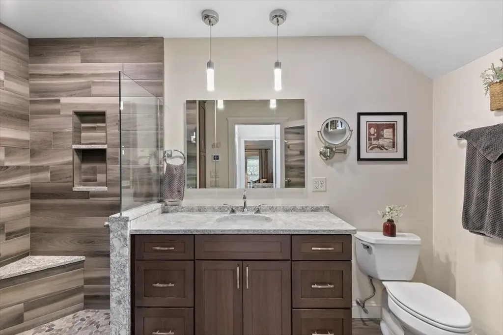 68 Peninsula Drive Stratham NH 03885